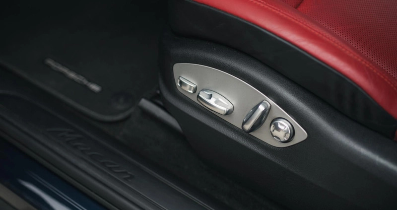 Porsche Macan cena 159999 przebieg: 127366, rok produkcji 2017 z Wojkowice małe 742